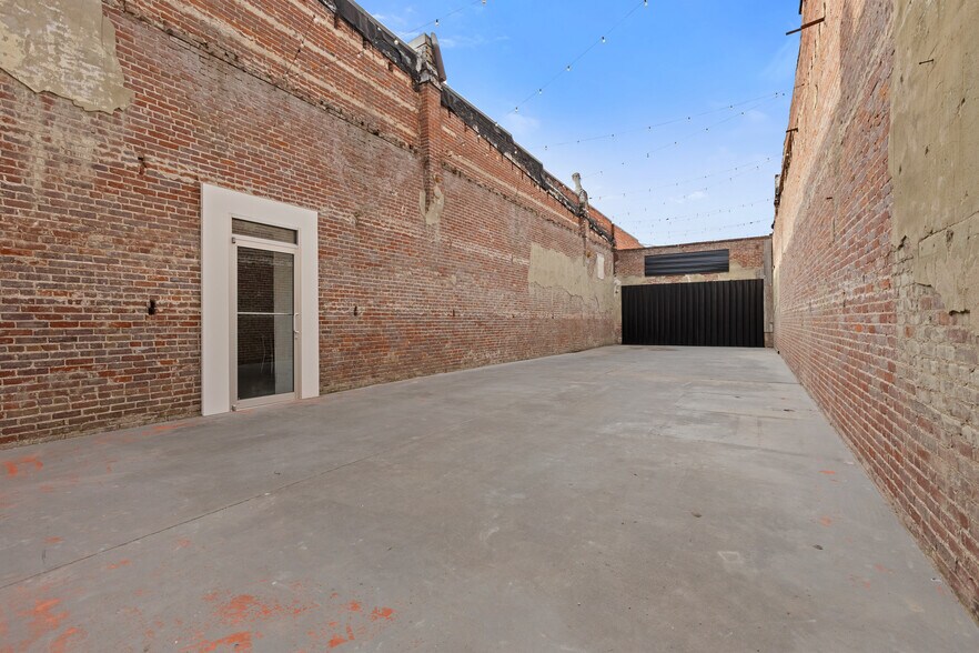 More Photos Of 218 N Main St, Beaver Dam General Retail For Sale