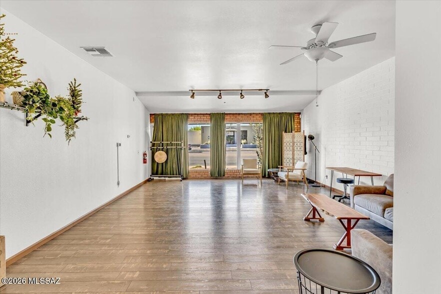 More Photos Of 2561-2563 E Fort Lowell Rd, Tucson Freestanding For Sale