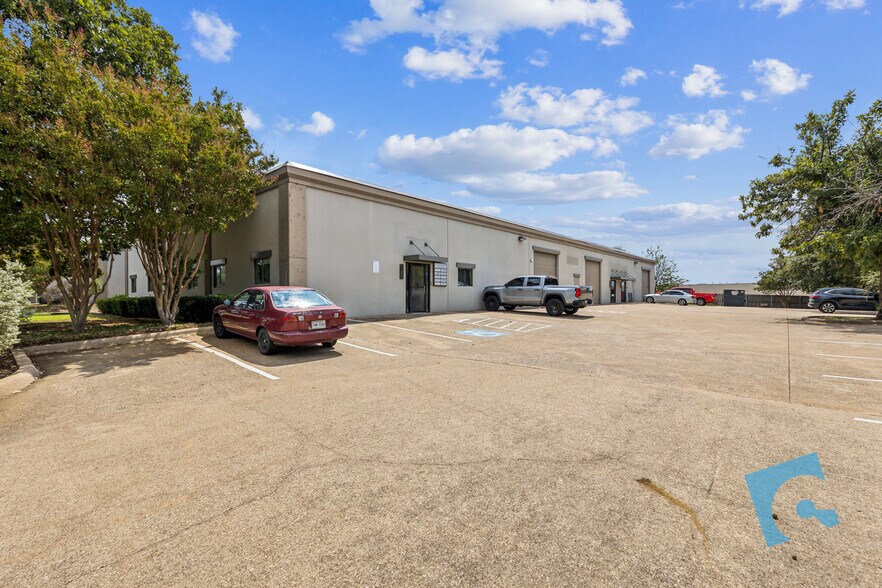 Primary Photo Of 2855 Exchange Blvd, Southlake Light Manufacturing For Lease