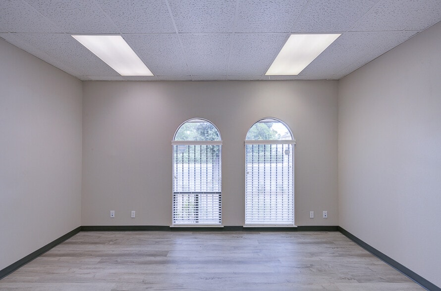 More Photos Of 190 N Van Ness Ave, Fresno Medical For Sale