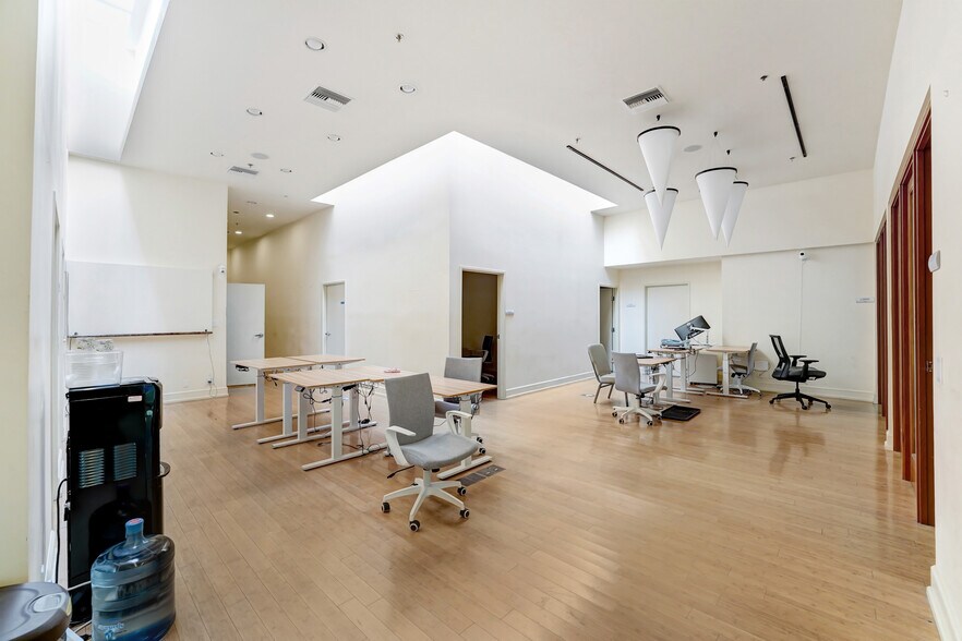 More Photos Of 11570 W Olympic Blvd, Los Angeles Medical For Lease