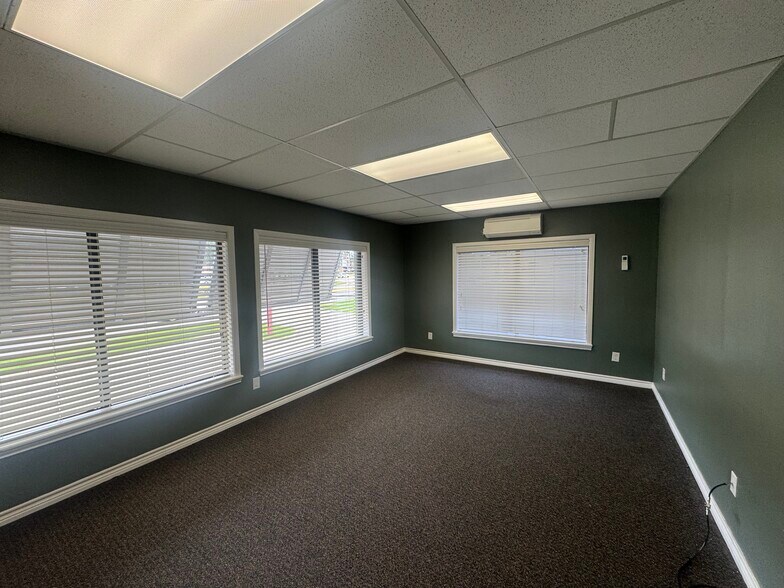 More Photos Of 3421 W Davis St, Conroe Medical For Lease