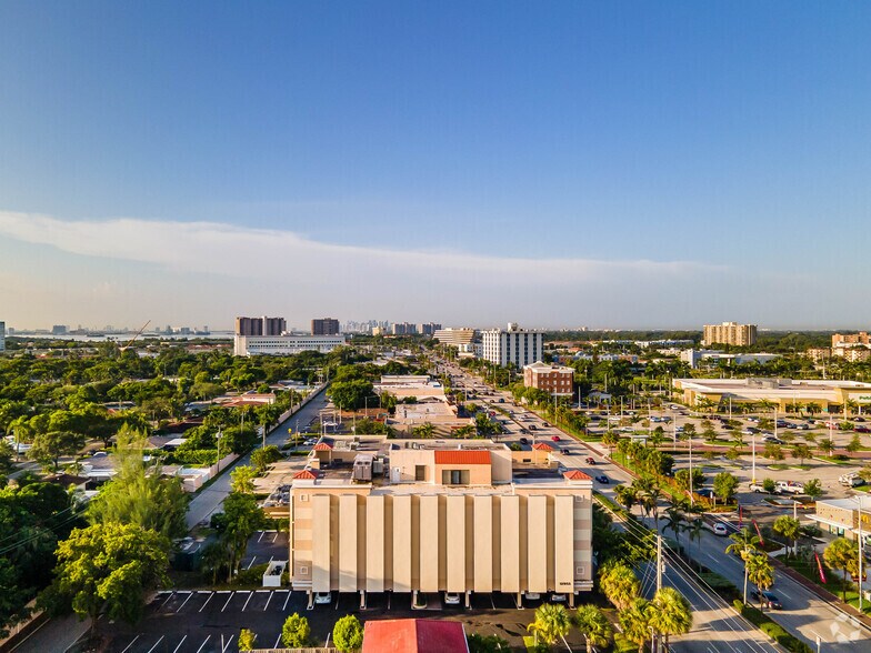 More Photos Of 12955 Biscayne Blvd, North Miami Office For Lease