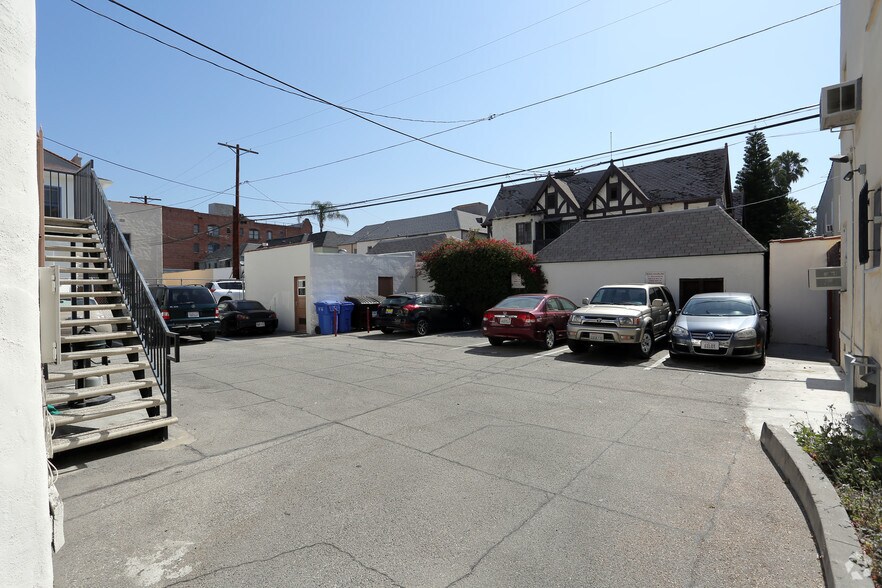 More Photos Of 626 S Cloverdale Ave, Los Angeles Apartments For Sale