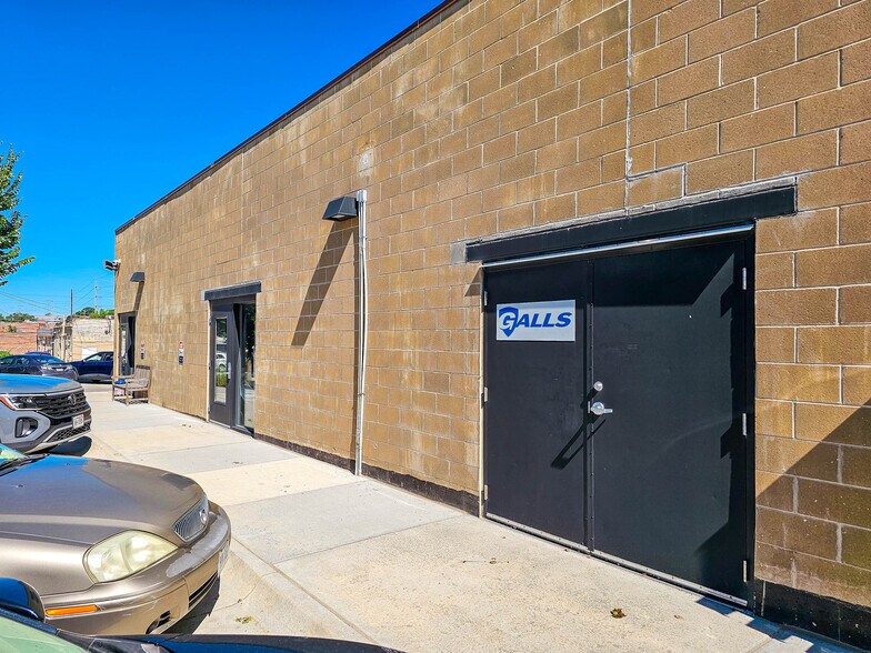 More Photos Of 3105 Leavenworth St, Omaha General Retail For Lease