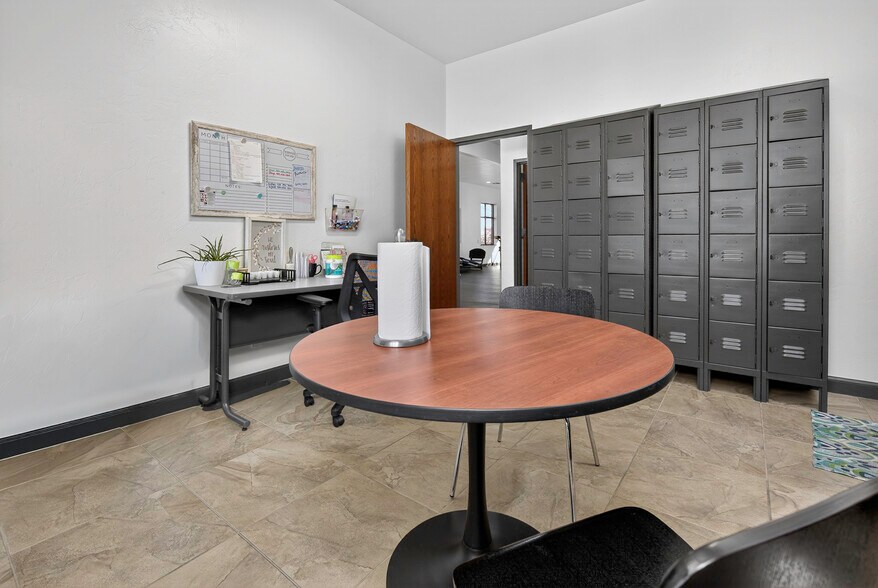 More Photos Of 9433 N Kelley Ave, Oklahoma City Office For Sale