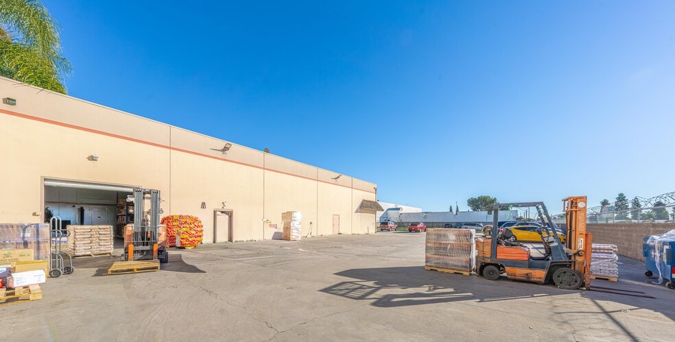More Photos Of 13101 Brookhurst St, Garden Grove Warehouse For Sale