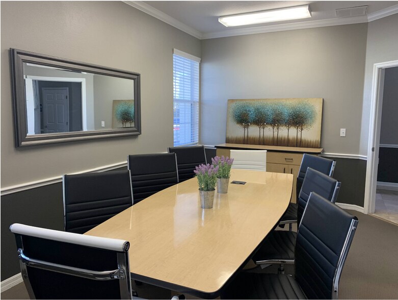 More Photos Of 6922 Linebaugh Ave, Tampa Medical For Lease