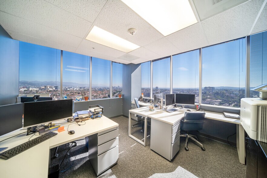 More Photos Of 2080 Century Park E, Los Angeles Medical For Lease