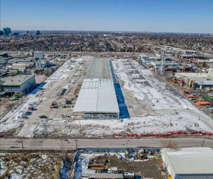More Photos Of 6501 Rue Charles-Normoyle, Saint-hubert Industrial For Lease