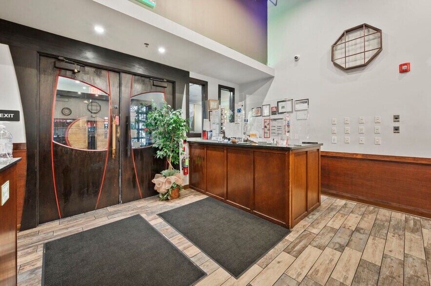 More Photos Of 209 Claire Ave, Oak Grove General Retail For Sale