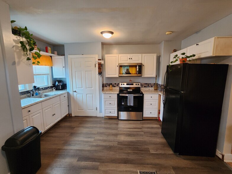 More Photos Of 2800 NY-49, West Monroe Auto Repair For Lease