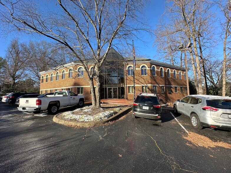 More Photos Of 4801 Hermitage Rd, Richmond Office For Lease