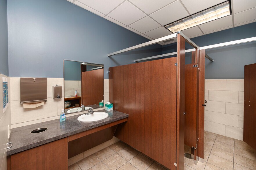 More Photos Of 13203 W 21st Ct N, Wichita Office For Sale