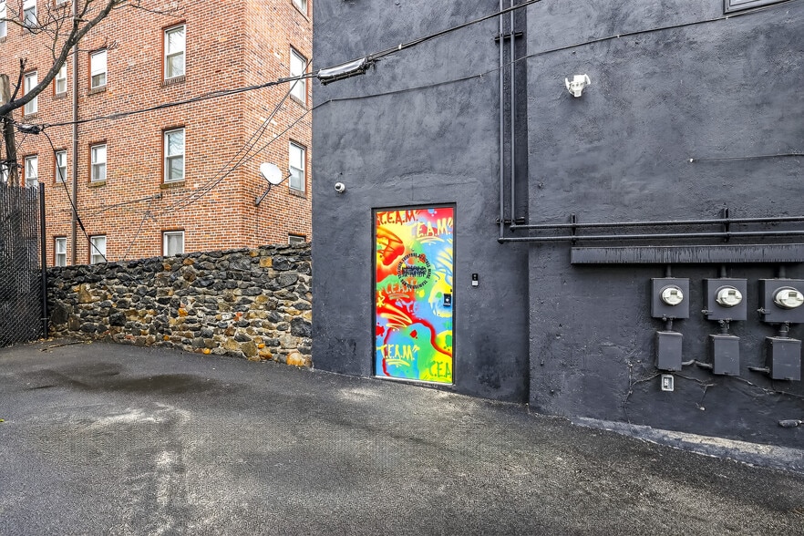 More Photos Of 1501 N Walnut St, Wilmington Office For Sale