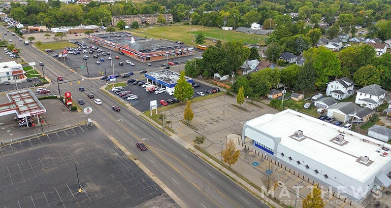 More Photos Of 1805 S Limestone St, Springfield Drugstore For Sale