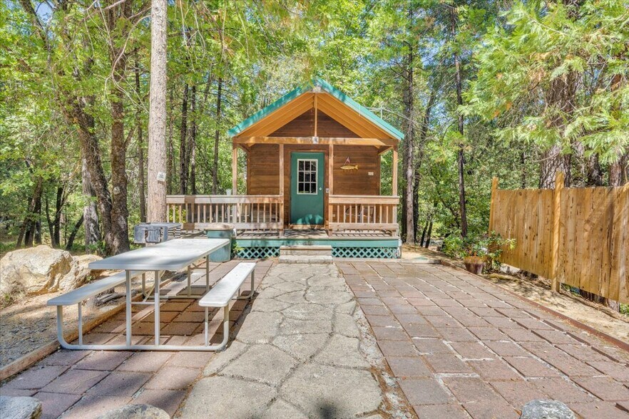 More Photos Of 22732 Middle Camp rd, Sonora Hotel For Sale