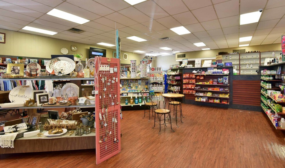 More Photos Of 420 Johnson St SE, Dawson Storefront Retail Office For Sale