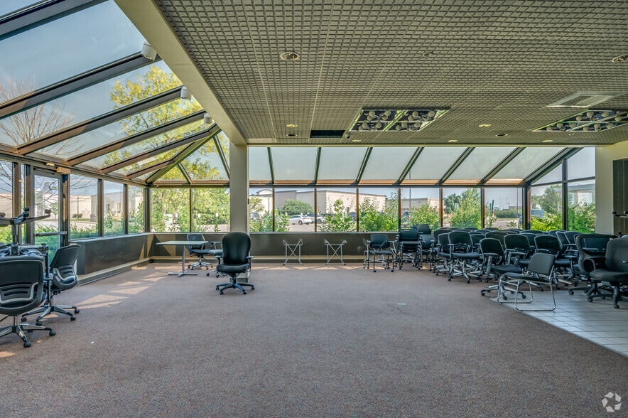 More Photos Of 700 Pilgrim Way, Green Bay Loft Creative Space For Sale