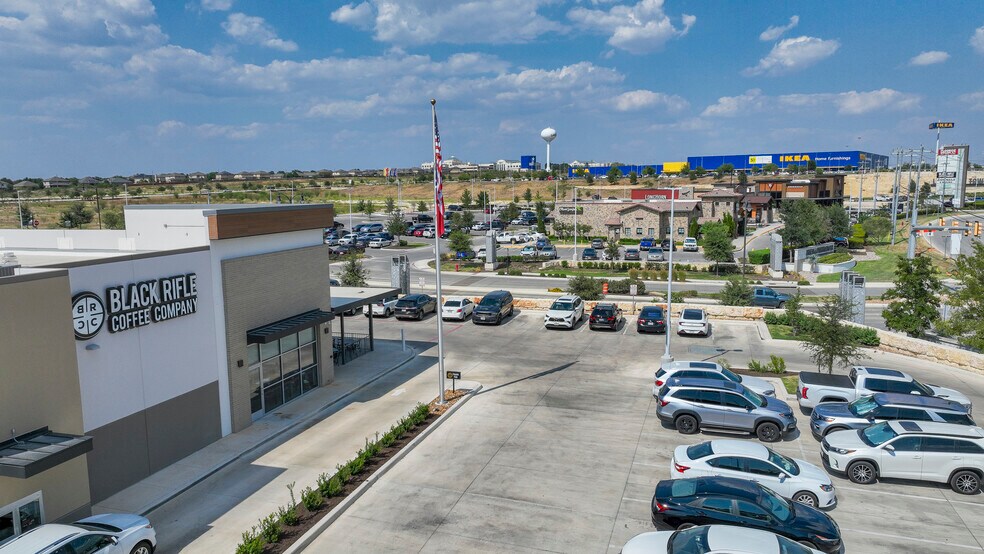 More Photos Of 13905 N I-35, San Antonio Unknown For Lease