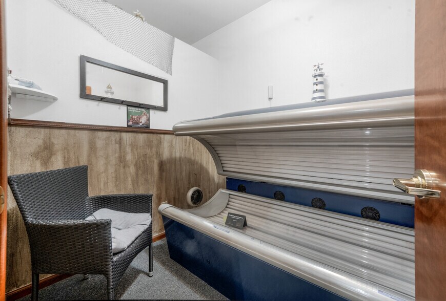 More Photos Of 155 W Menasha Ave, Whitelaw Flex For Sale