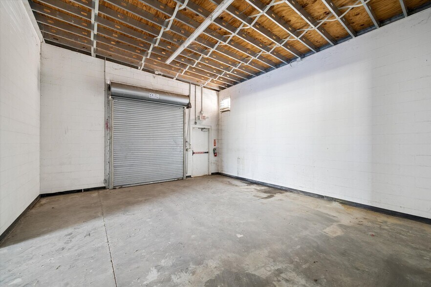 More Photos Of 5817 Antoine Dr, Houston Freestanding For Sale