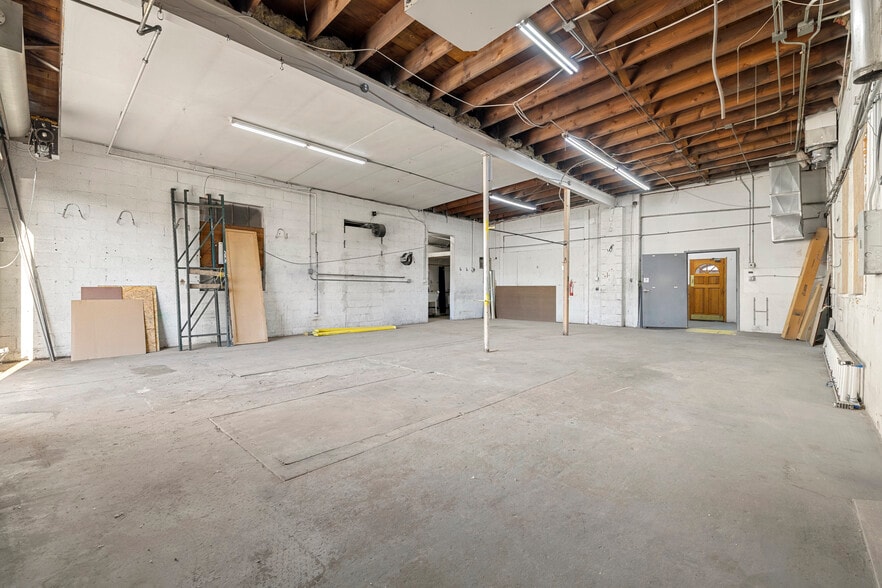 More Photos Of 9685-9695 W 44th Ave, Wheat Ridge Auto Repair For Lease