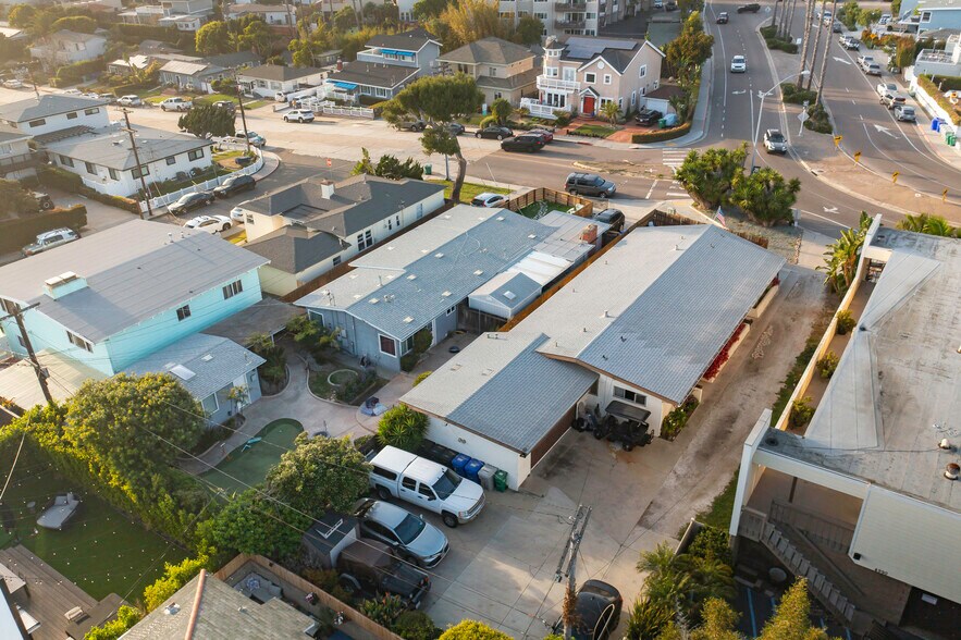 More Photos Of 4980-82 La Jolla Blvd, San Diego Multifamily For Sale