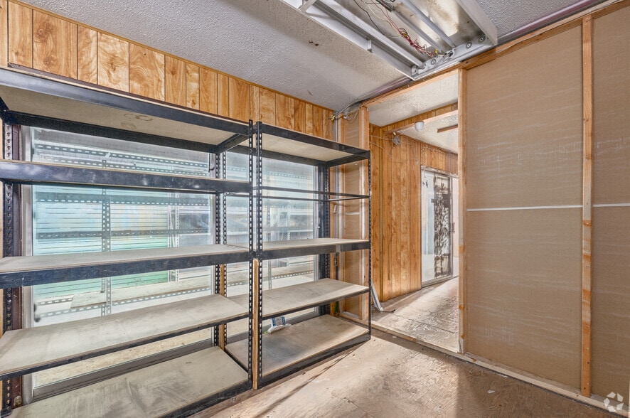More Photos Of 540 Veterans Blvd, Redwood City Truck Terminal For Lease