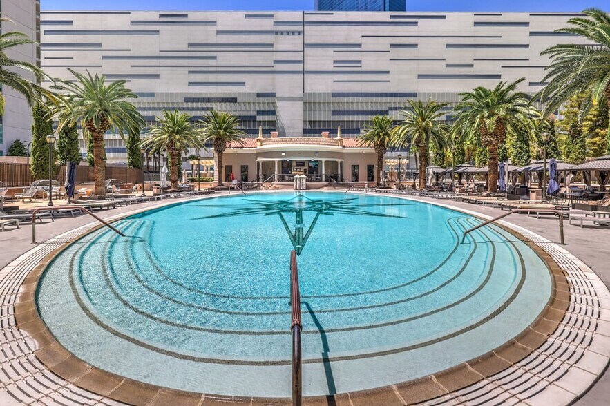 More Photos Of 2827 Paradise Rd, Las Vegas Health Club For Sale