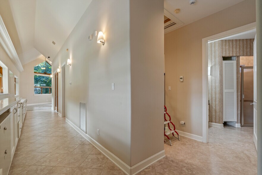 More Photos Of 16621 Hereford Dr, Tomball Flex For Sale