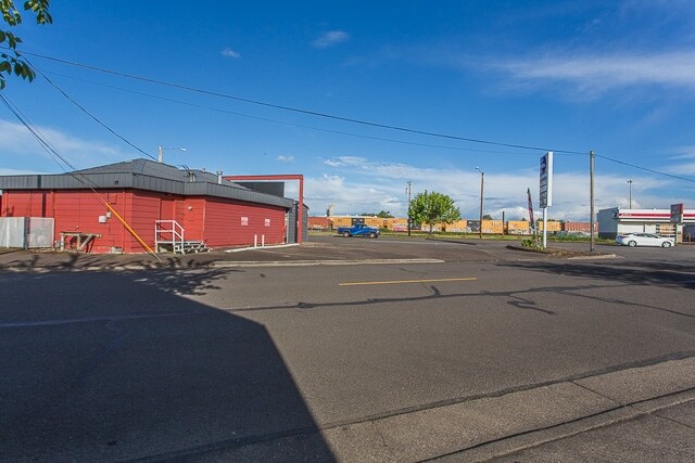 More Photos Of 501 Pacific Blvd, Albany Convenience Store For Sale