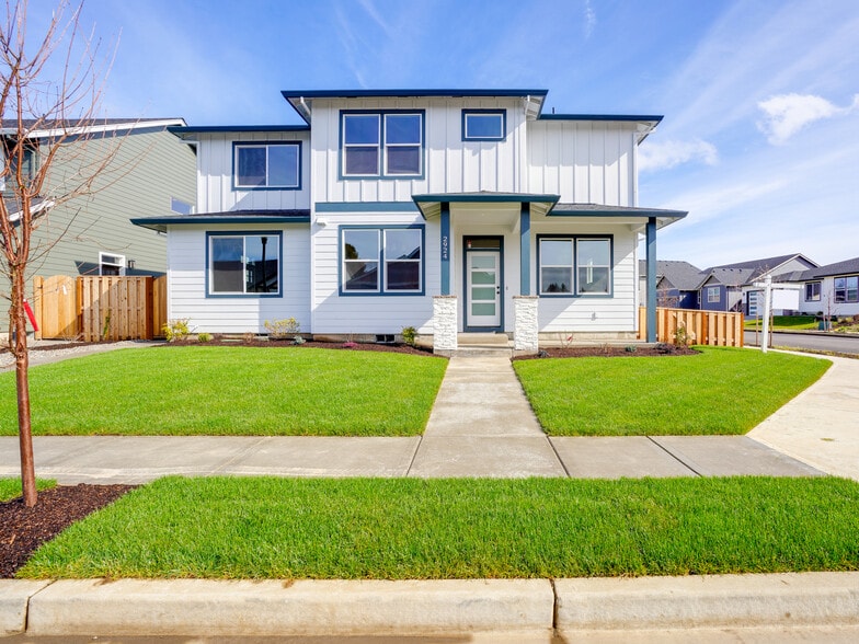 More Photos Of 2932 NW 16th St, Battle Ground Apartments For Sale
