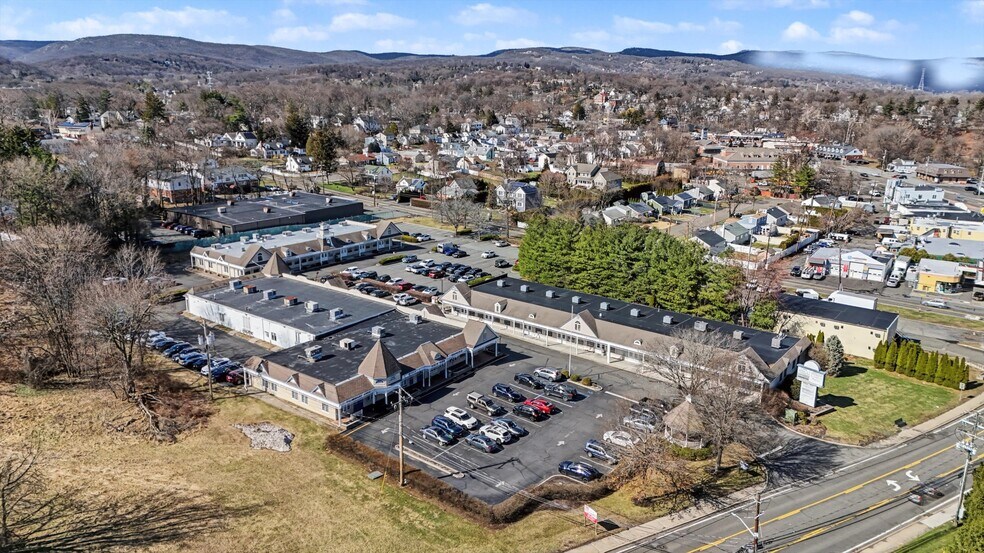 More Photos Of 24-26 Liberty Square Mall, Stony Point Office For Sale