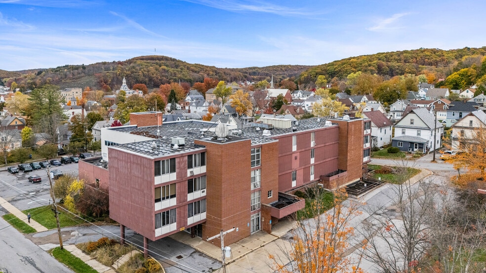 More Photos Of 94 Hospital St, Ridgway Specialty For Sale