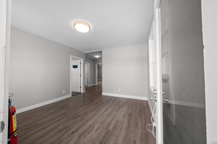 More Photos Of 98 NE 9th St, Ocala Unknown For Lease