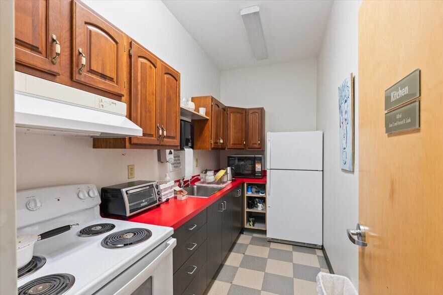 More Photos Of 457 Route 123, Sharon Freestanding For Lease