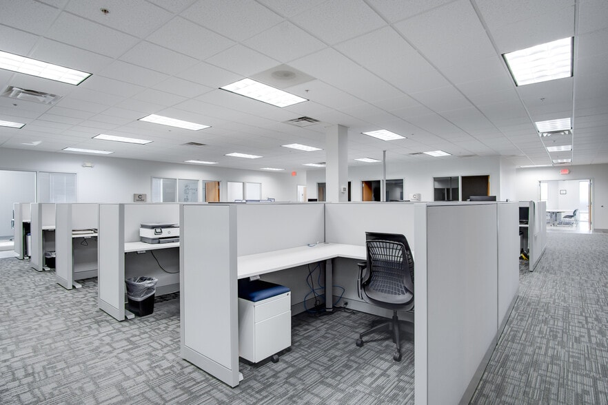 More Photos Of 7118 Geoffrey Way, Frederick Warehouse For Lease