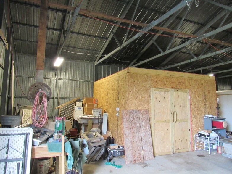 More Photos Of 1003 S Main St, Jennings Industrial For Sale