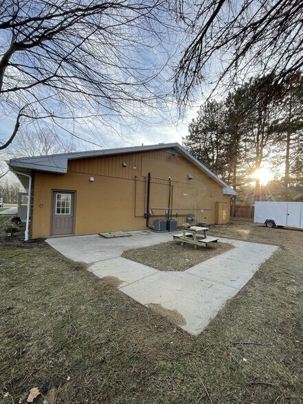 More Photos Of 1440 Waterville Monclova Rd, Waterville Office For Lease
