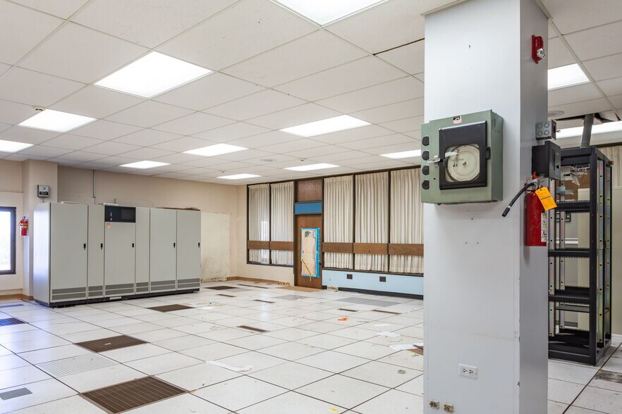 More Photos Of 200 N Main St, Winston-Salem Specialty For Sale