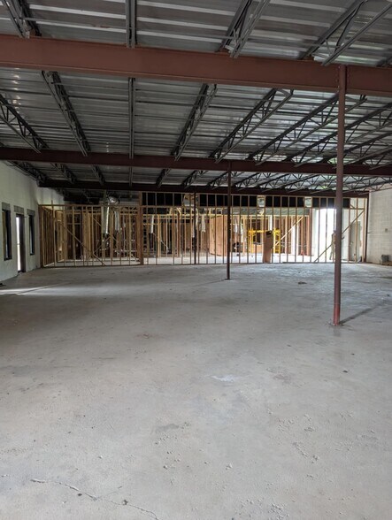 More Photos Of 13502 Almeda Road, Houston Freestanding For Lease