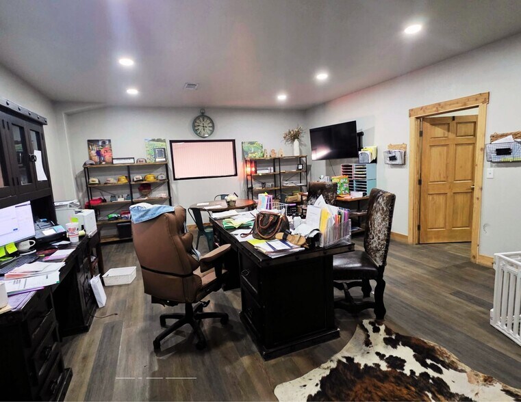 More Photos Of 1003 E County Road 140, Midland Industrial For Lease