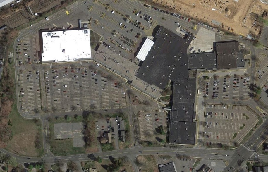 Primary Photo Of 665 Boston Post Rd, Old Saybrook Unknown For Lease