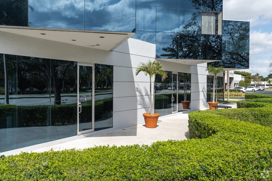 More Photos Of 4401 N Federal Hwy, Boca Raton Office For Sale