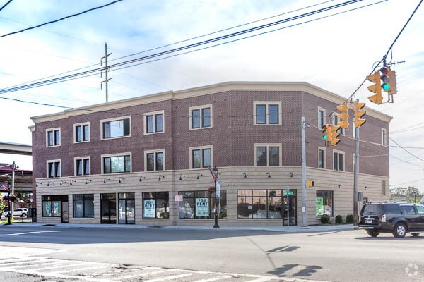 Primary Photo Of 1800 Great Neck Rd, Copiague Apartments For Lease