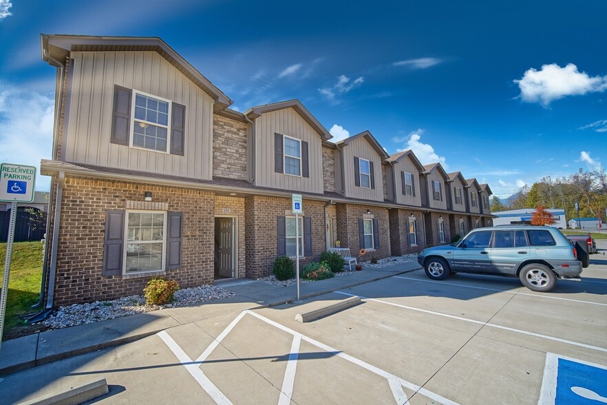 Primary Photo Of 162 Jack Miller Blvd, Clarksville Apartments For Sale