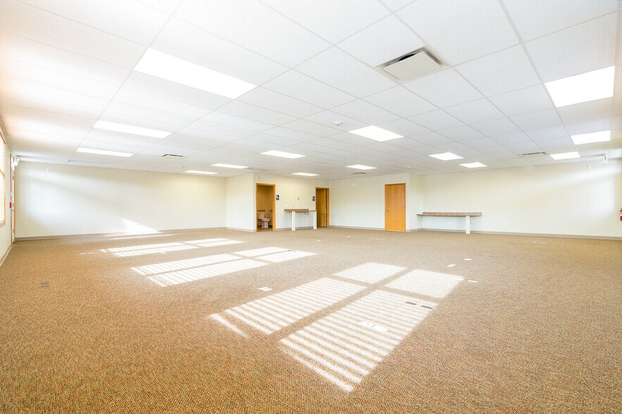 More Photos Of 16610 W 159th St, Lockport Office For Sale