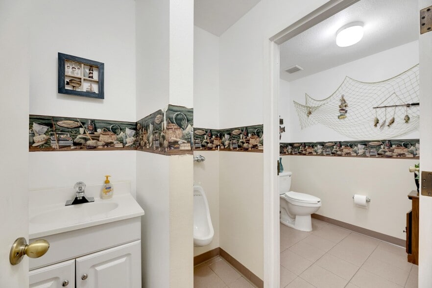 More Photos Of 3001 S Kings Ave, Brandon Religious Facility For Sale