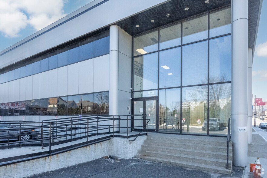 More Photos Of 66 Willow Ave, Staten Island Light Distribution For Lease